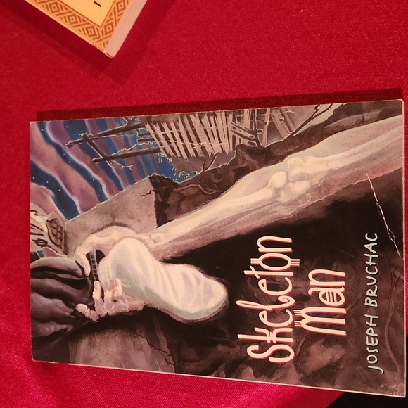 Bundle of six middle school books - Picture 4 of 10